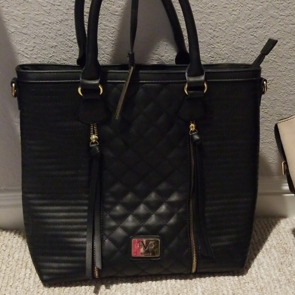 19V69 purse